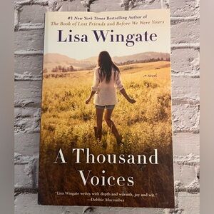 🍒Books 3 for $10🍒Lisa Wingate- A Thousand Voices
